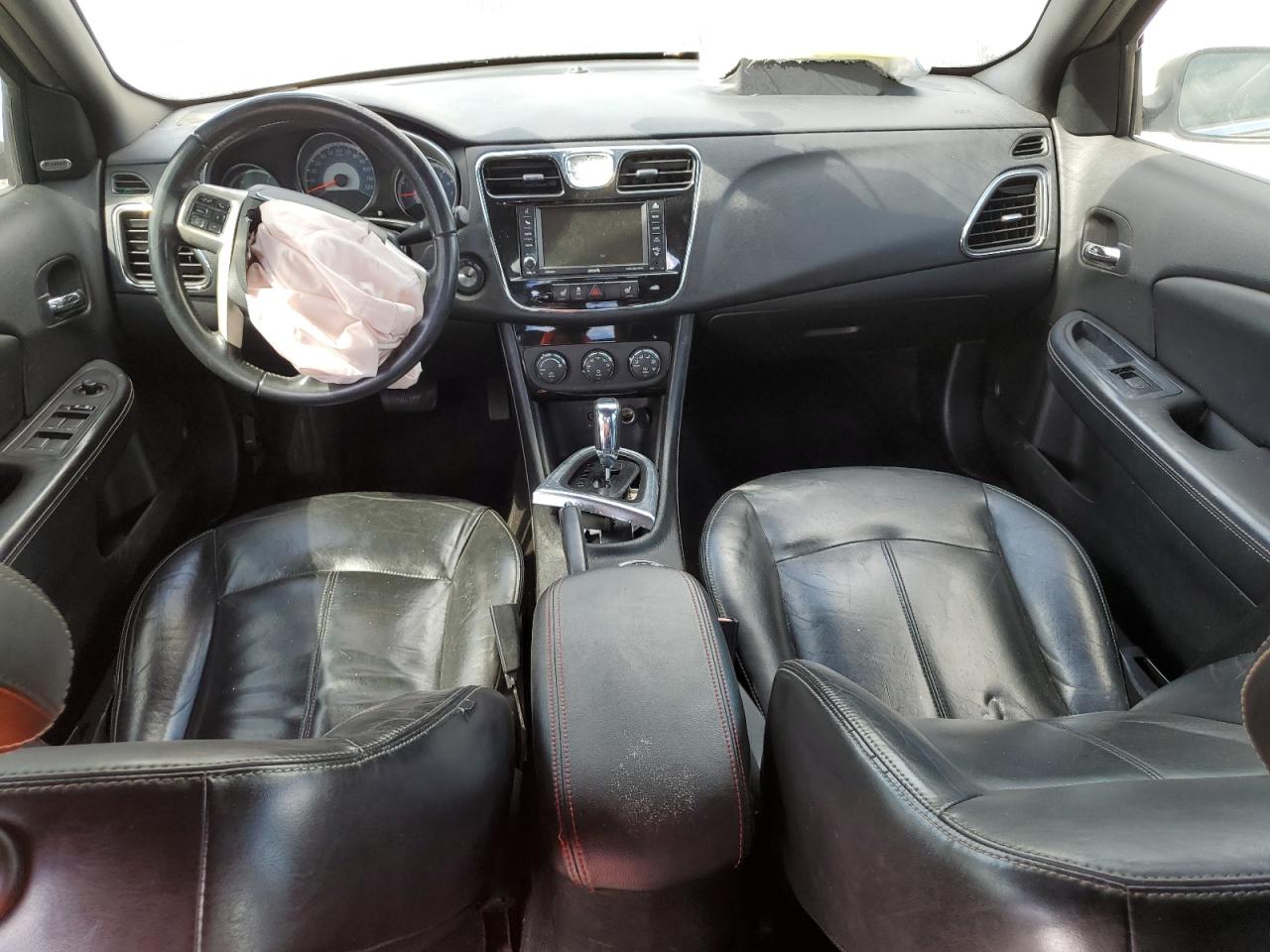 2014 Chrysler 200 - Image 8