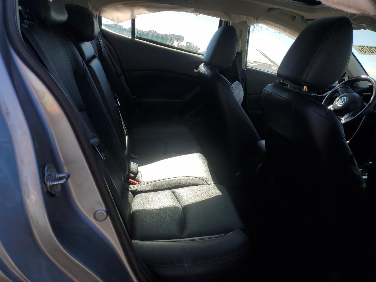 2014 Mazda 3 - Image 10