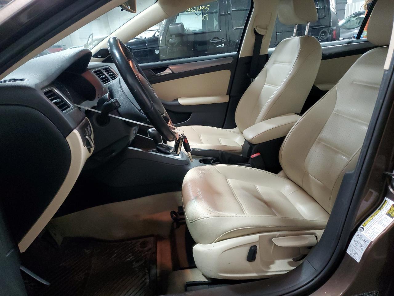 2014 Volkswagen Jetta - Image 7