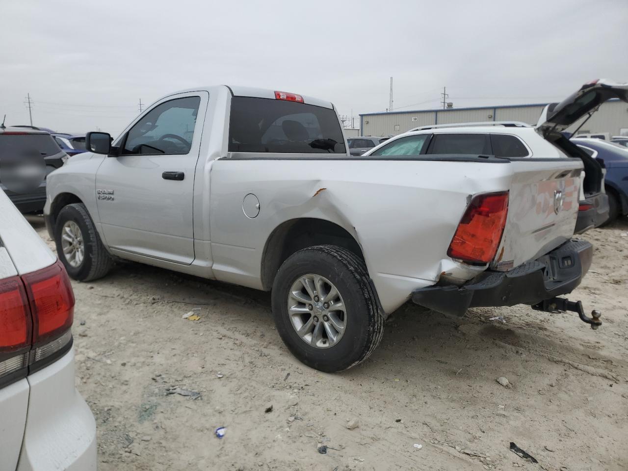 2016 RAM 1500 - Image 2