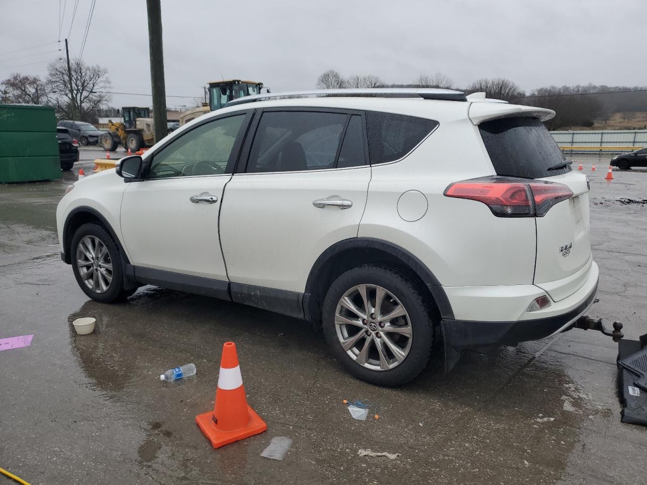 2016 Toyota RAV 4 - Image 2