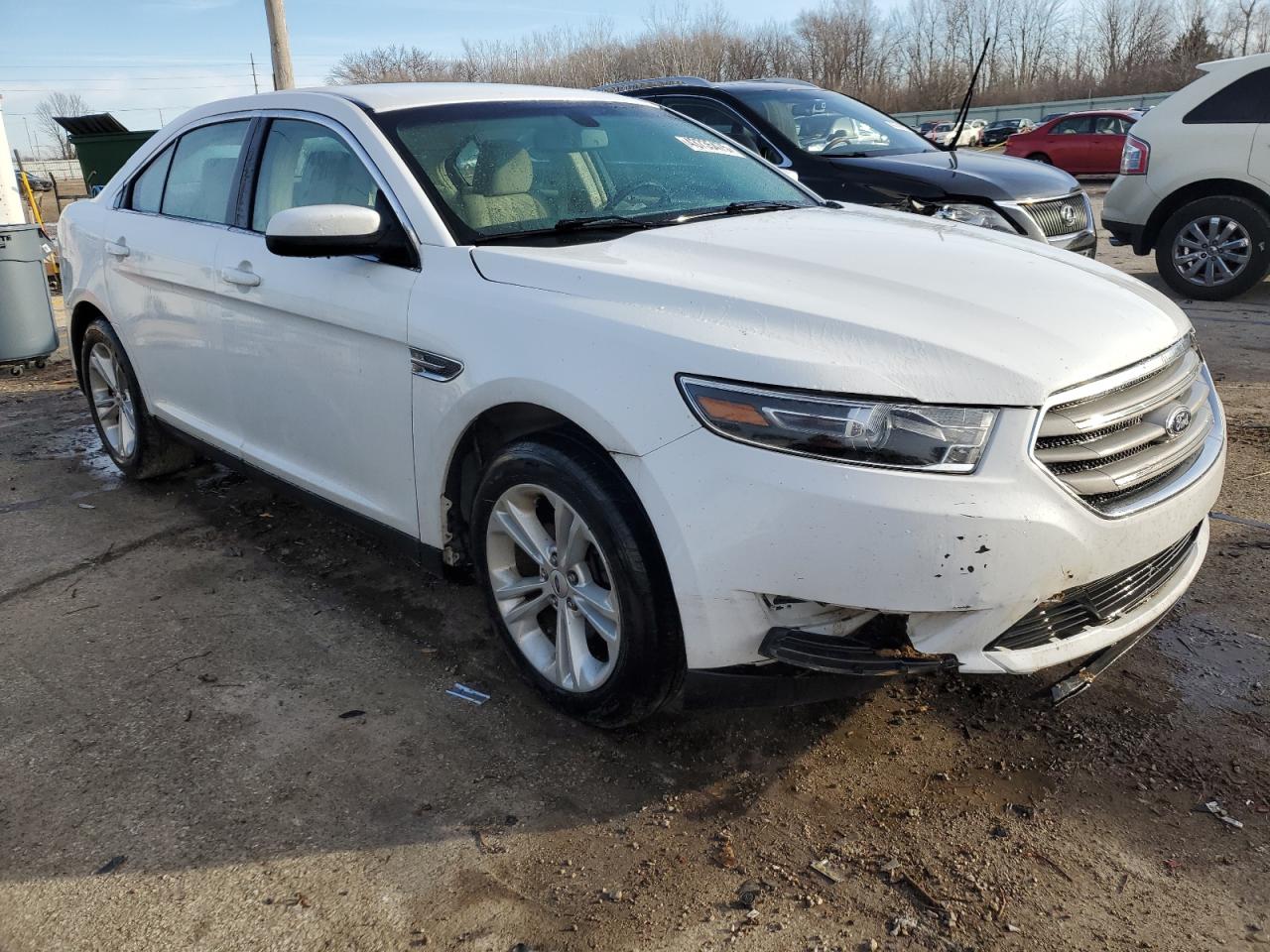 2015 Ford Taurus - Image 4