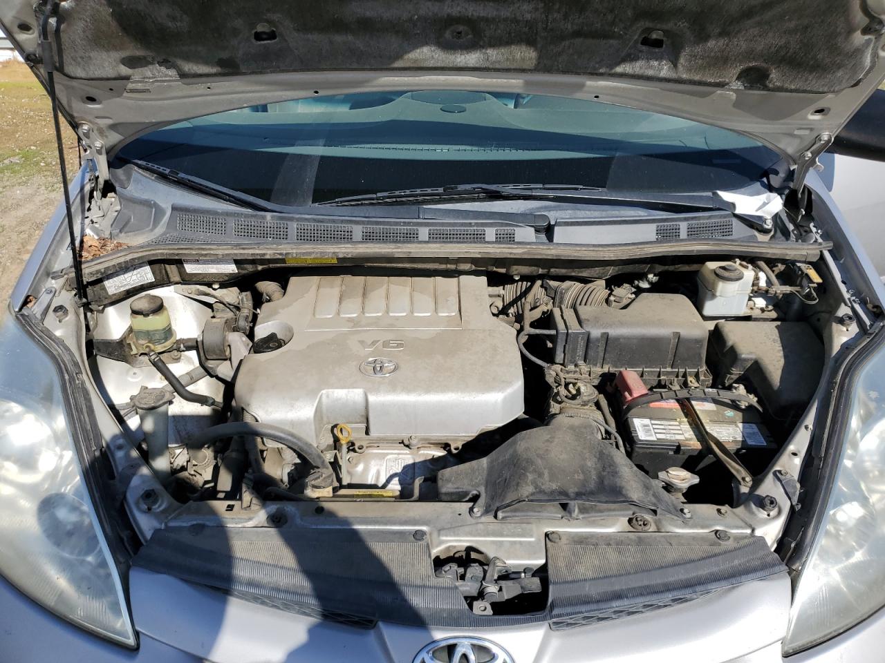 2008 Toyota Sienna - Image 12