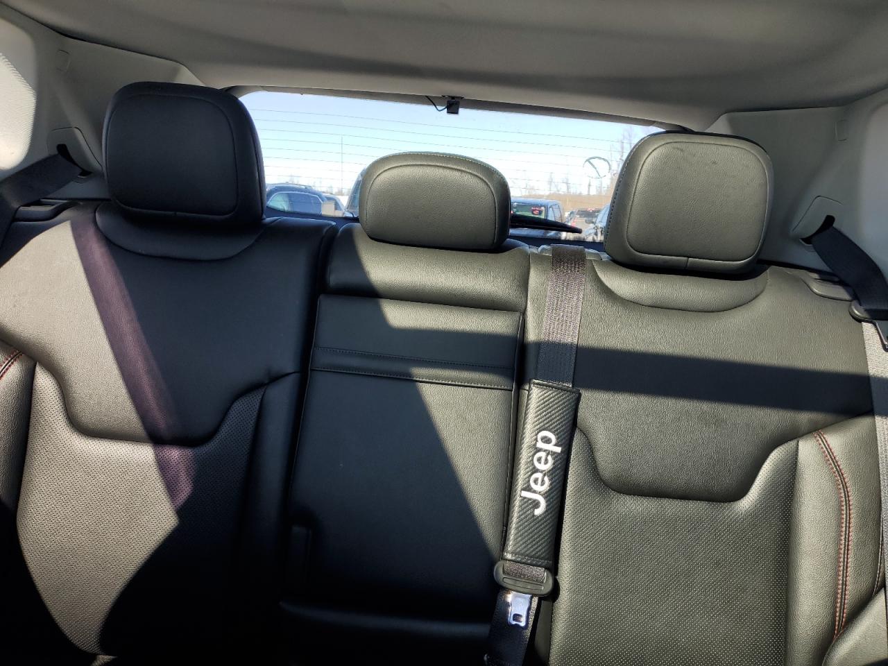 2018 Jeep Compass - Image 10