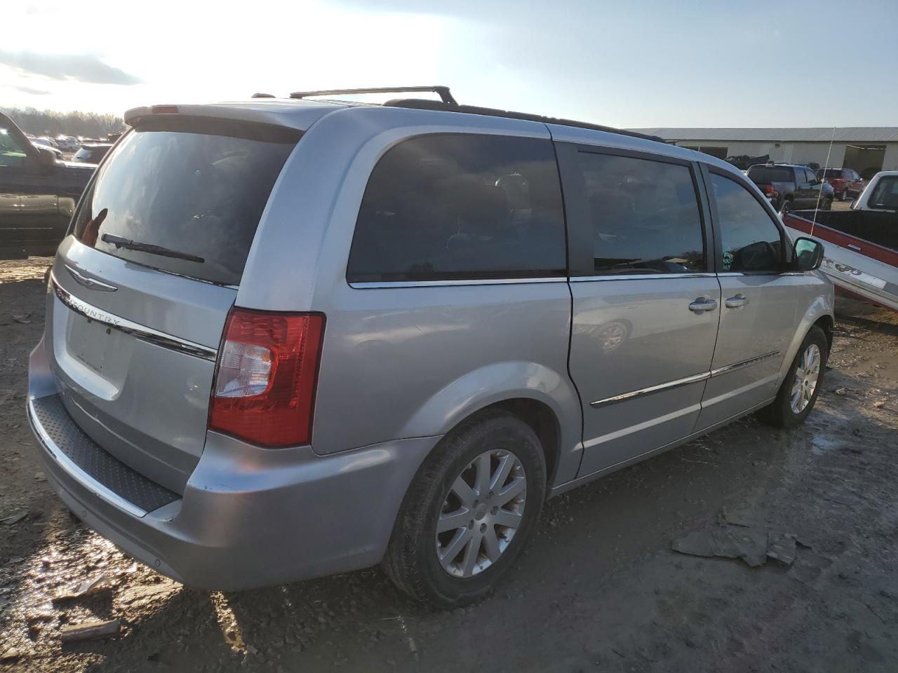 2012 Chrysler Town & Country - Image 3