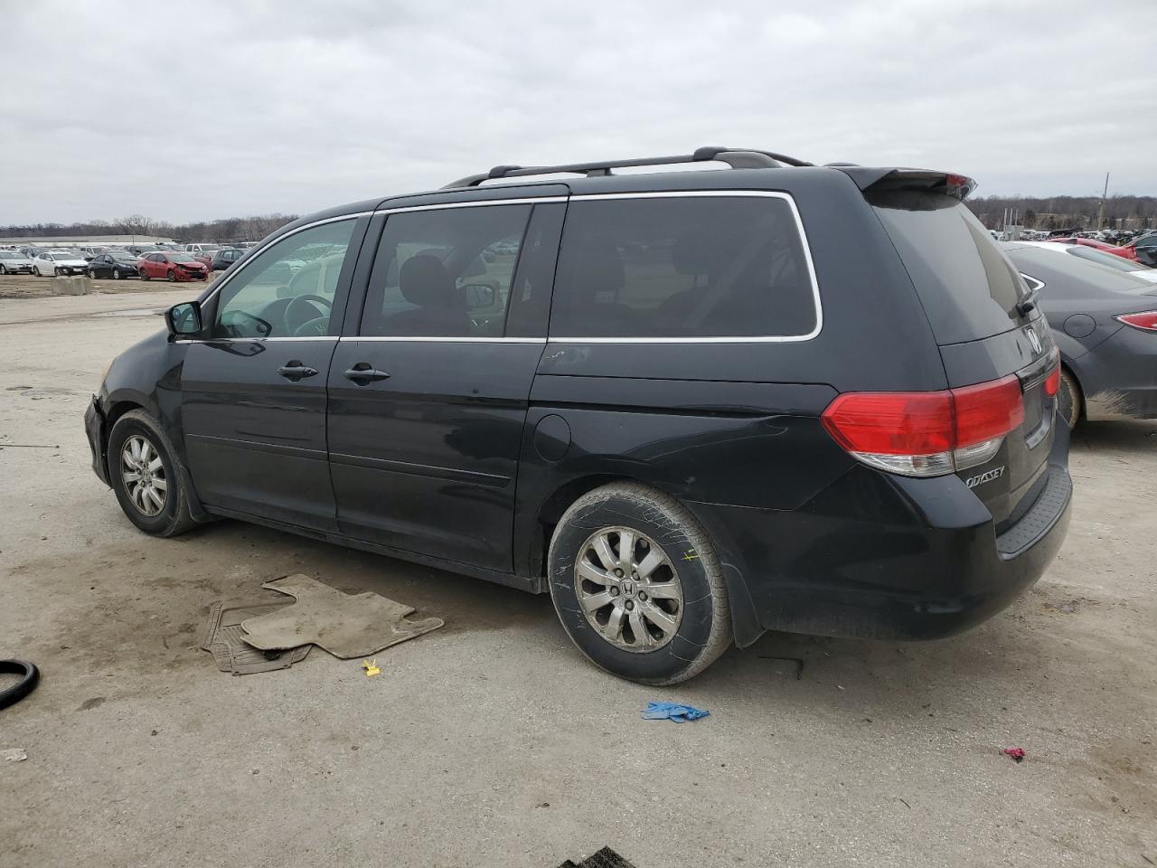 2008 Honda Odyssey - Image 2