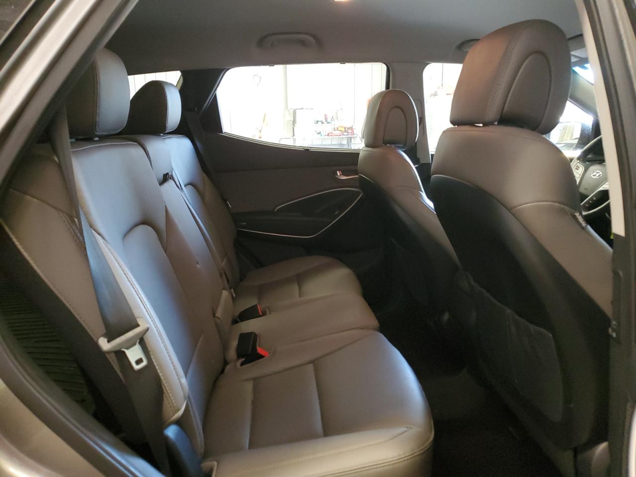 2017 Hyundai Santa Fe - Image 11