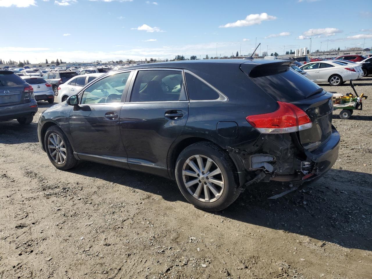 2011 Toyota Venza - Image 2