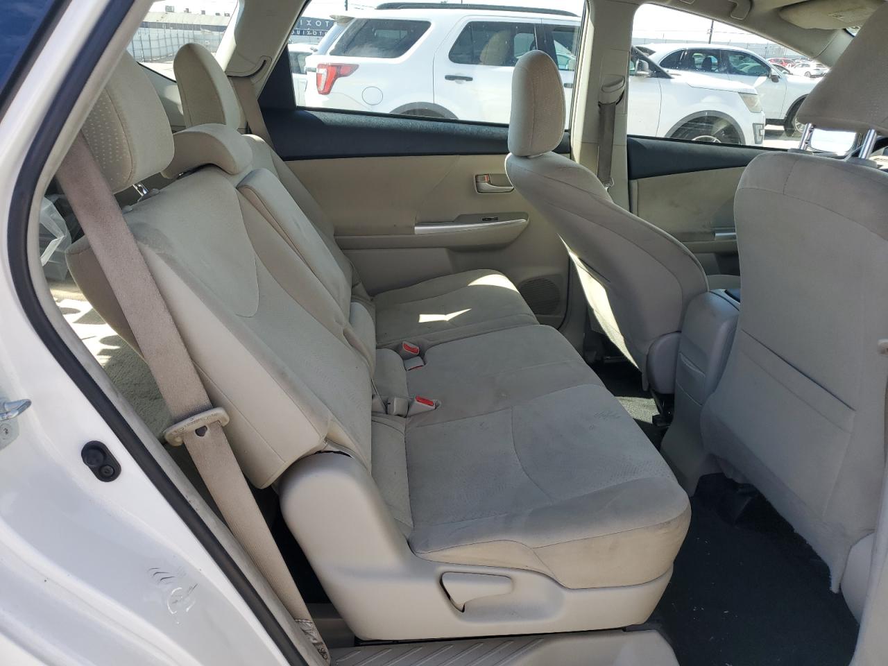 2013 Toyota Prius - Image 10