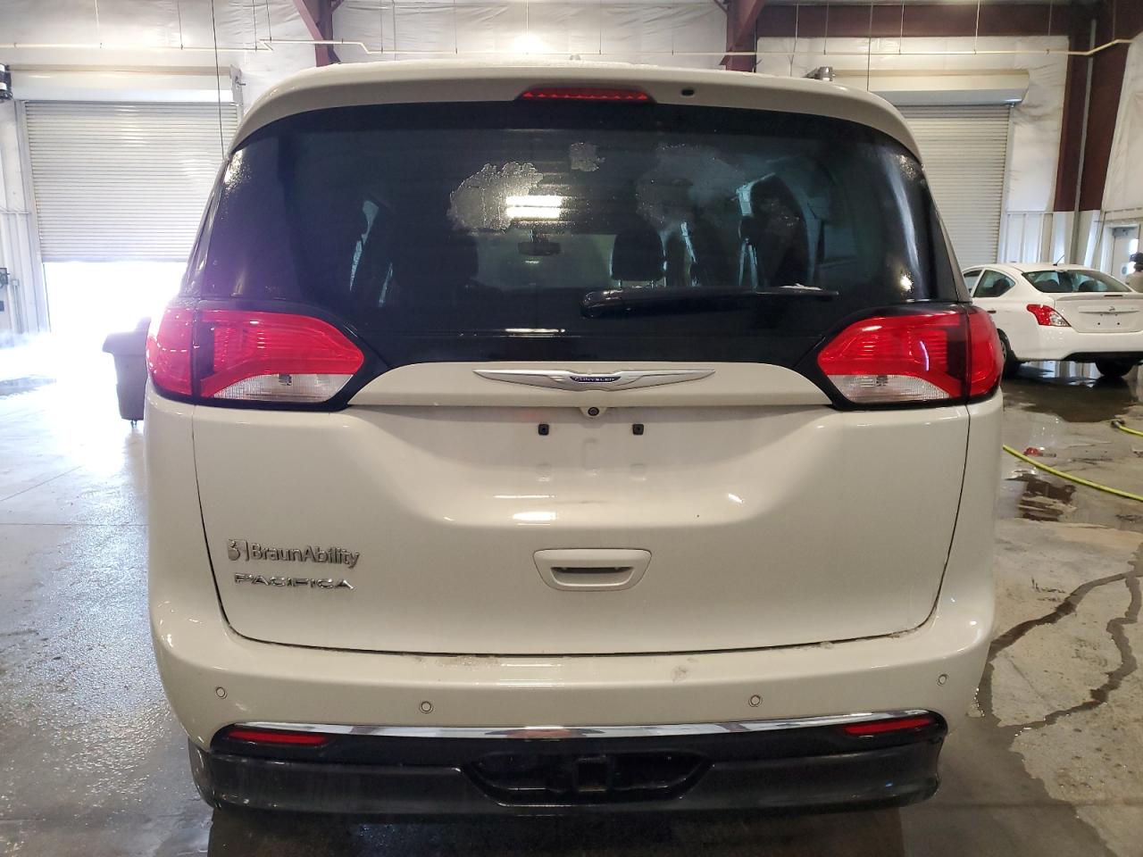 2019 Chrysler Pacifica - Image 6