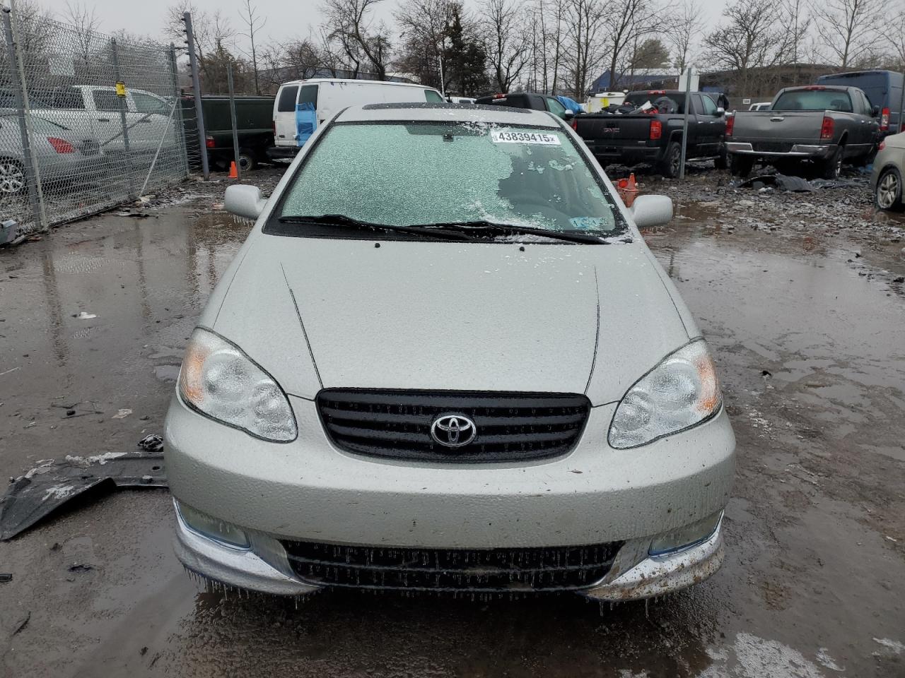 2004 Toyota Corolla - Image 5