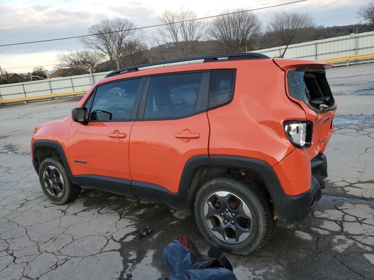 2016 Jeep Renegade - Image 2