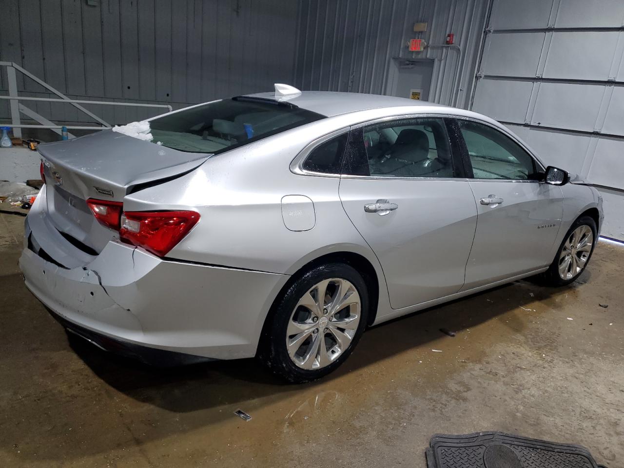 2017 Chevrolet Malibu - Image 3