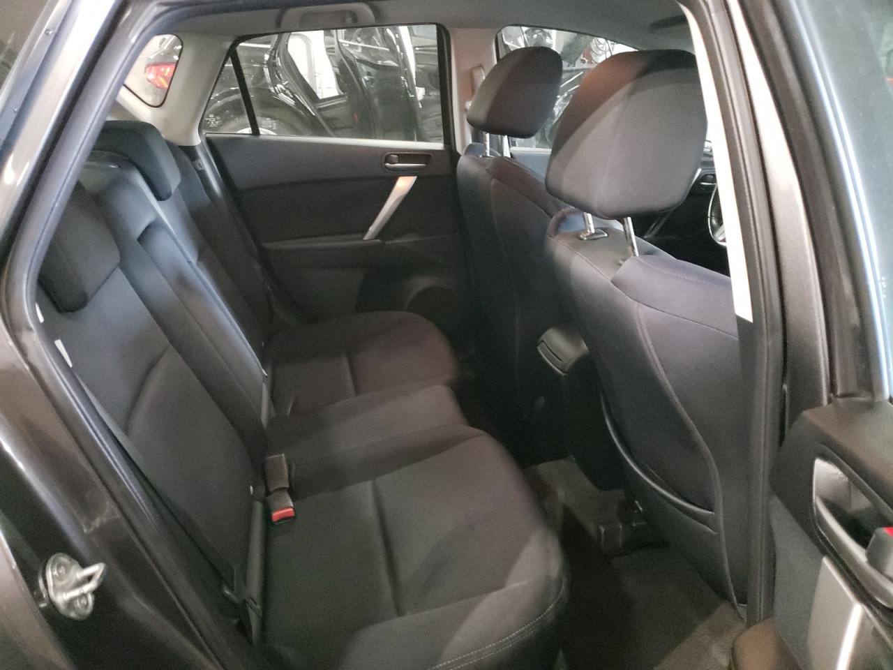 2010 Mazda 3 - Image 10
