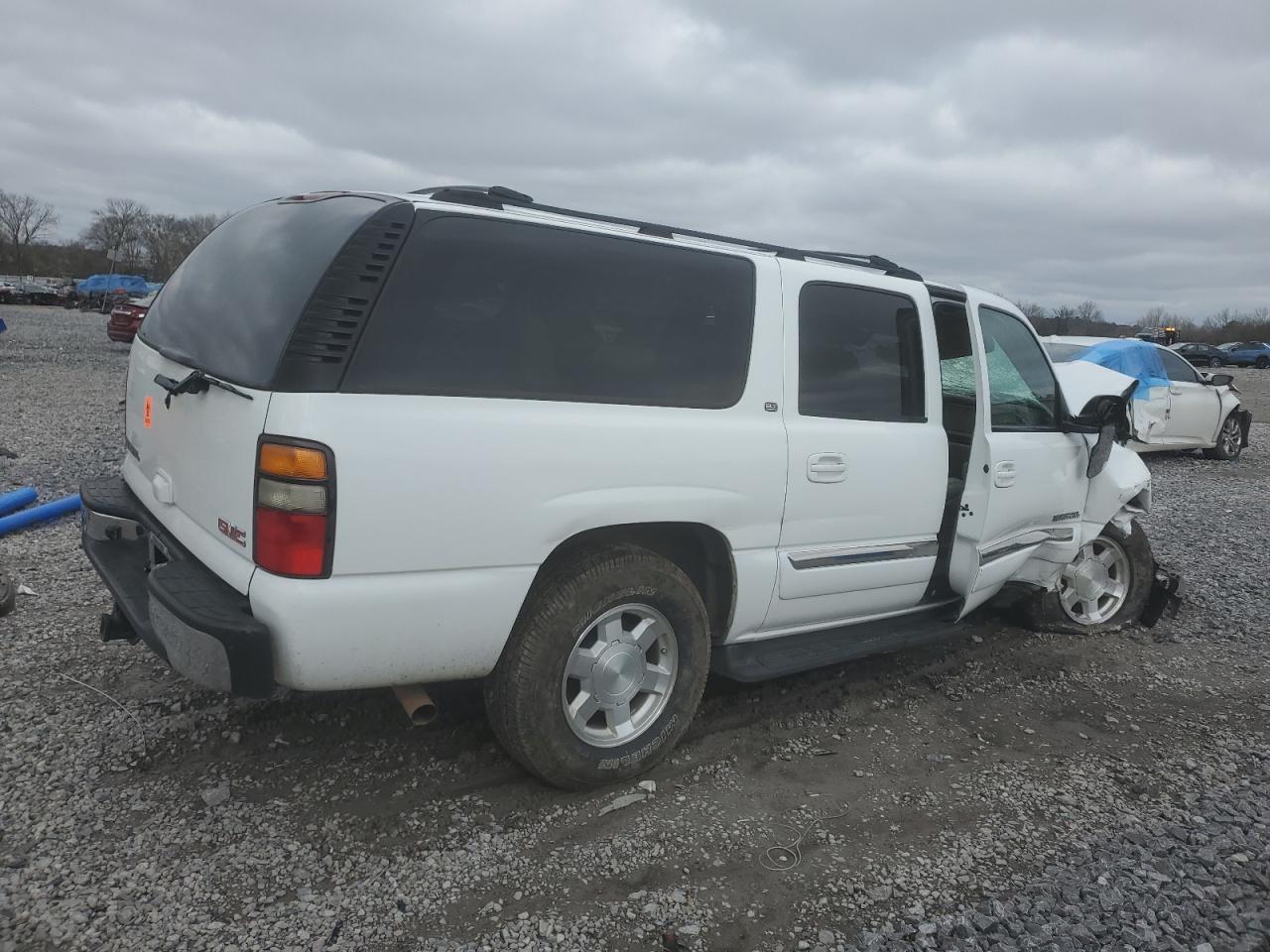 2005 GMC Yukon - Image 3