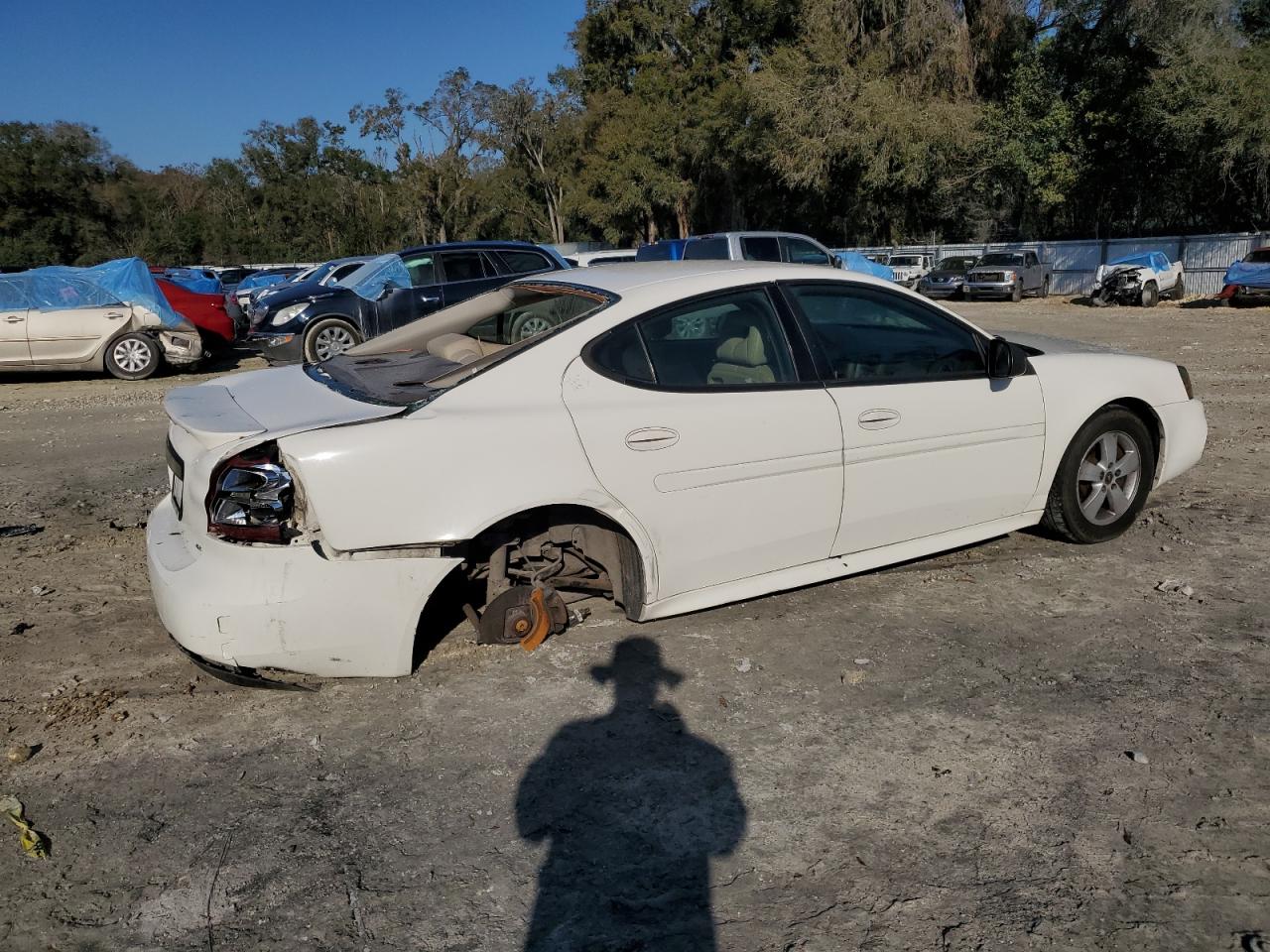 2005 Pontiac Grand Prix - Image 3