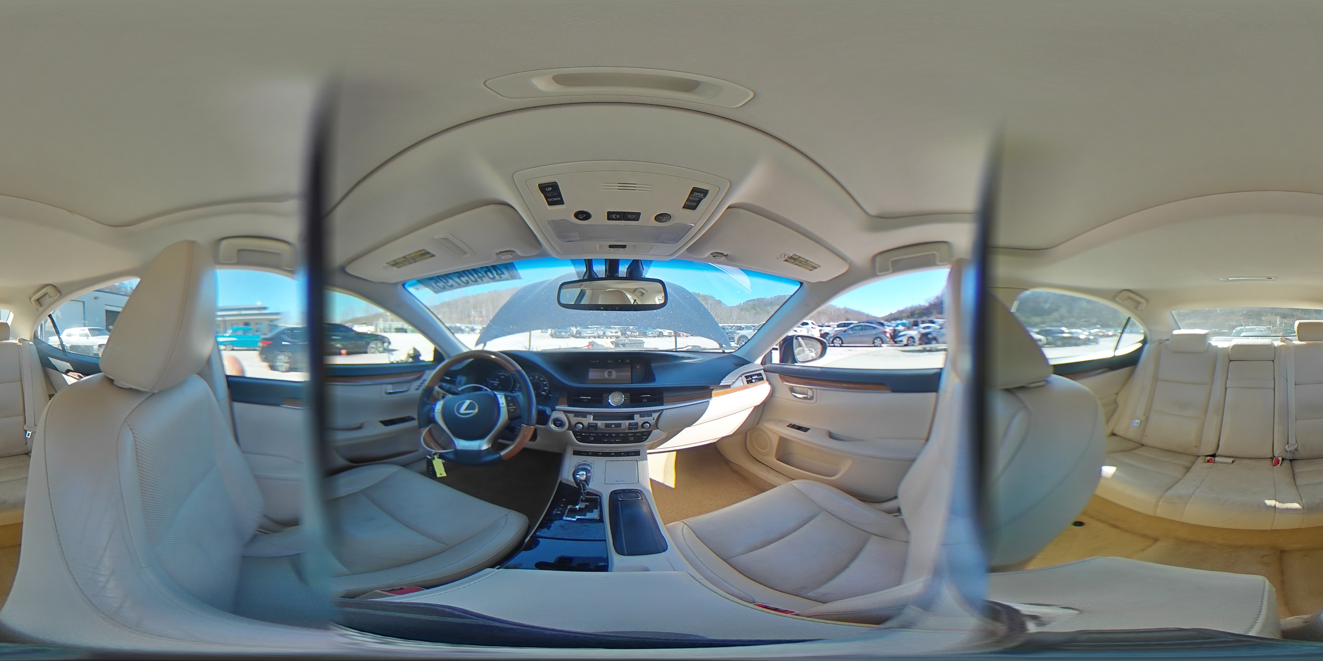 2015 Lexus ES - Image 12