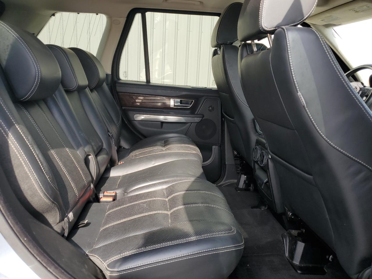 2013 Land Rover Range Rover - Image 11