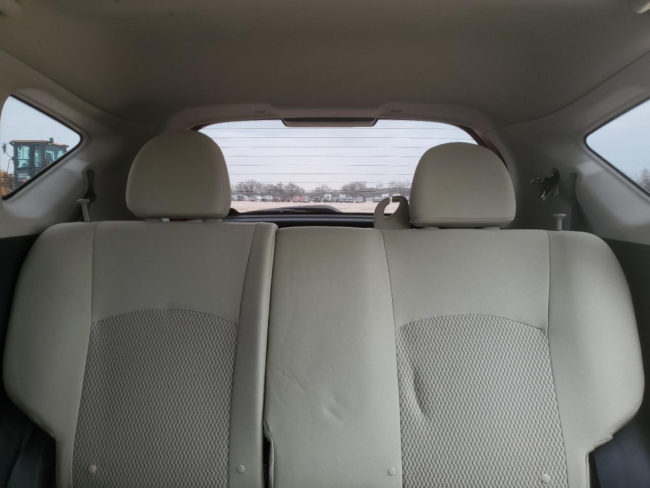 2015 Nissan Versa - Image 10