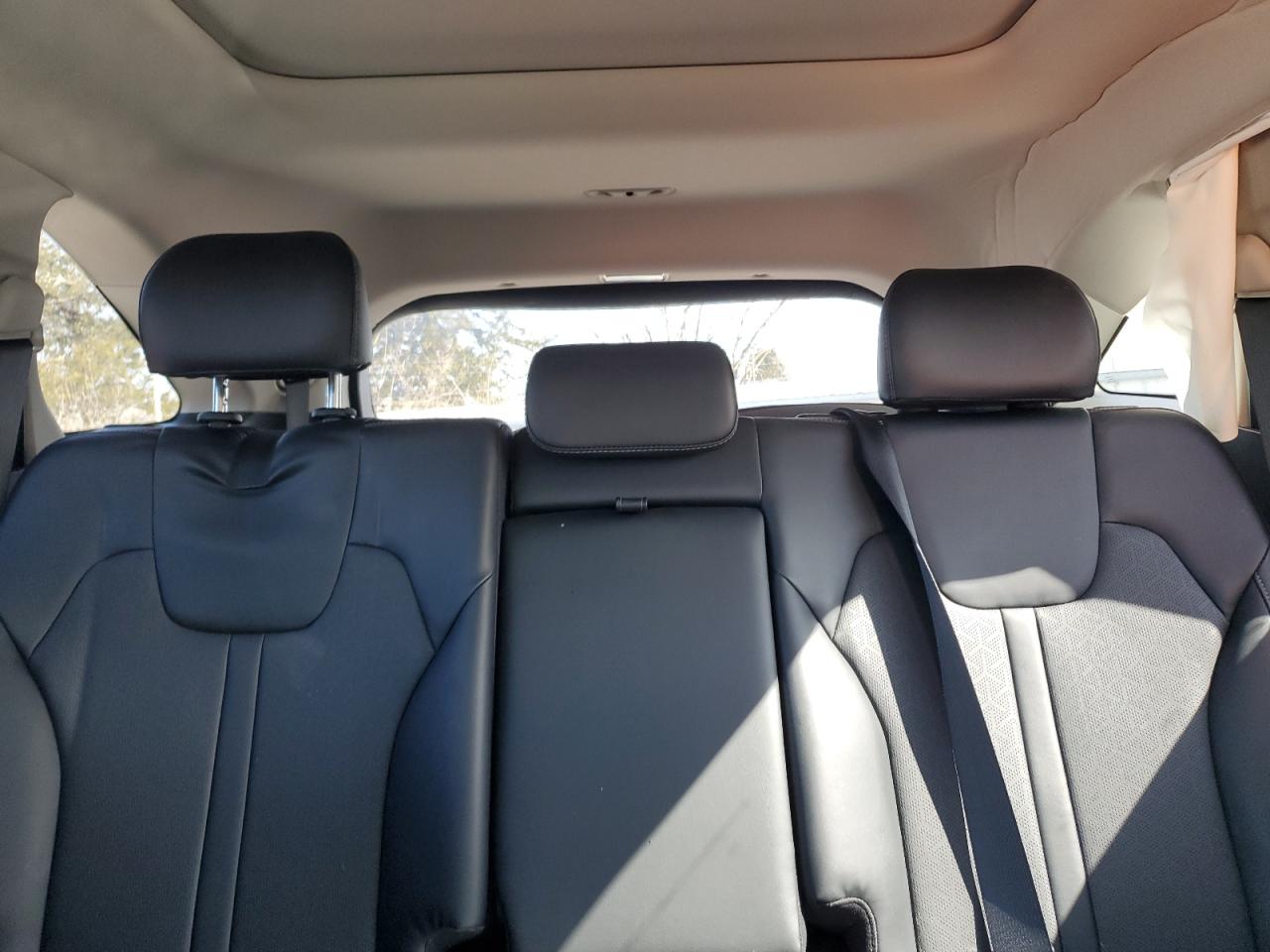 2021 Kia Sorento - Image 10