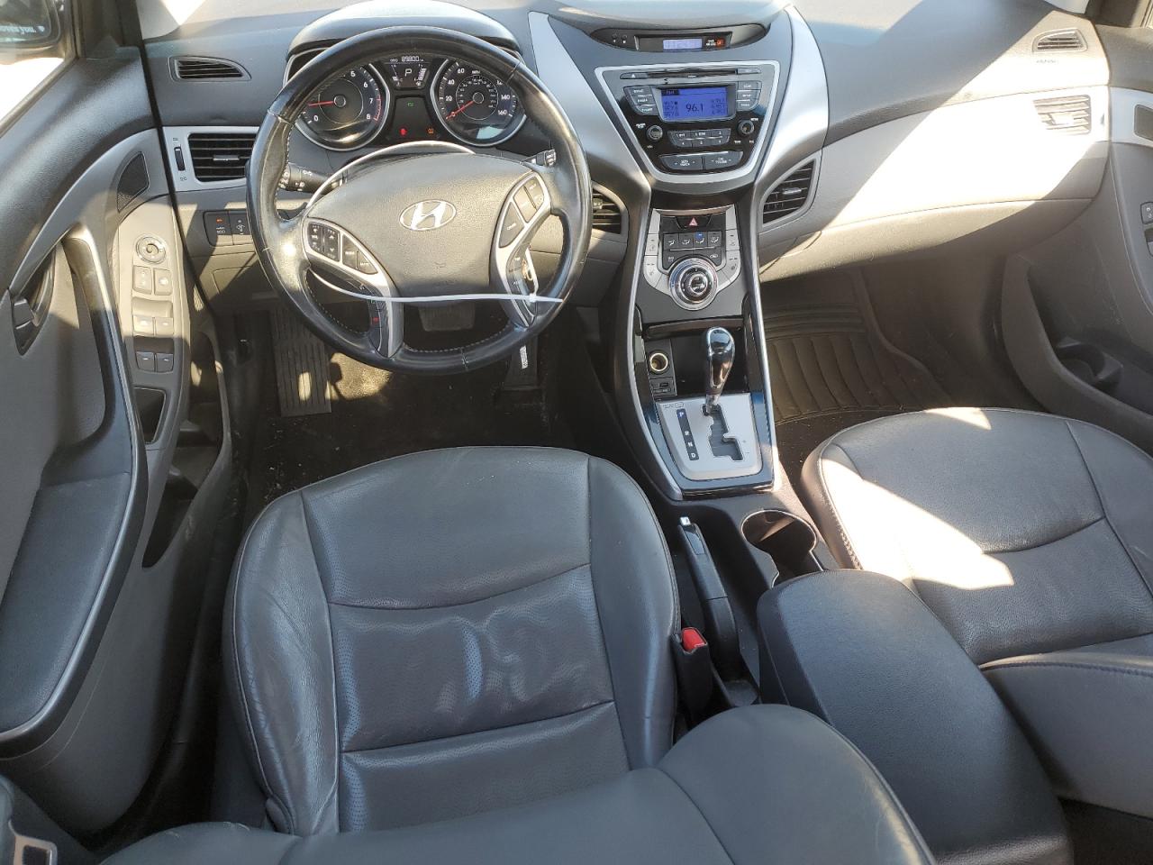 2013 Hyundai Elantra - Image 8