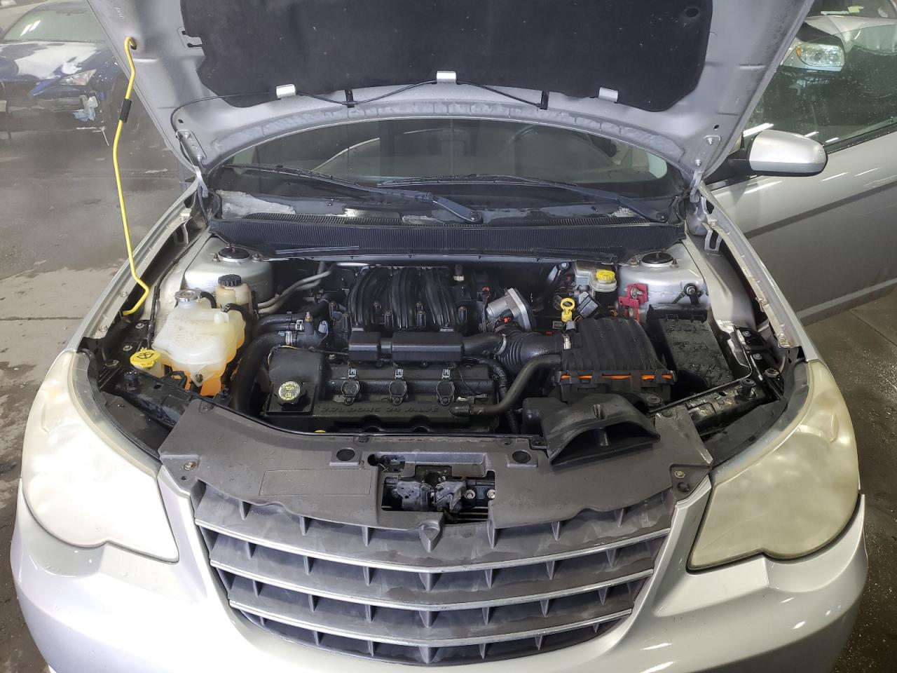 2010 Chrysler Sebring - Image 11