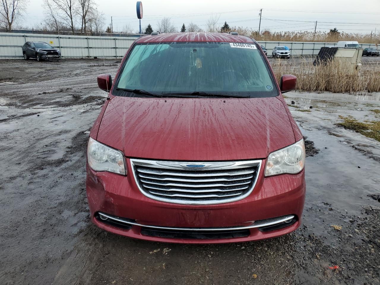 2015 Chrysler Town & Country - Image 5