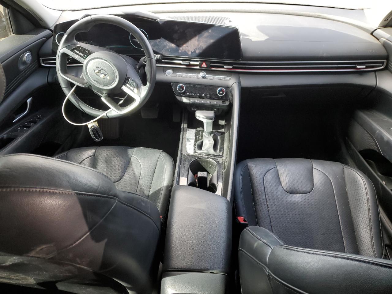 2023 Hyundai Elantra - Image 8