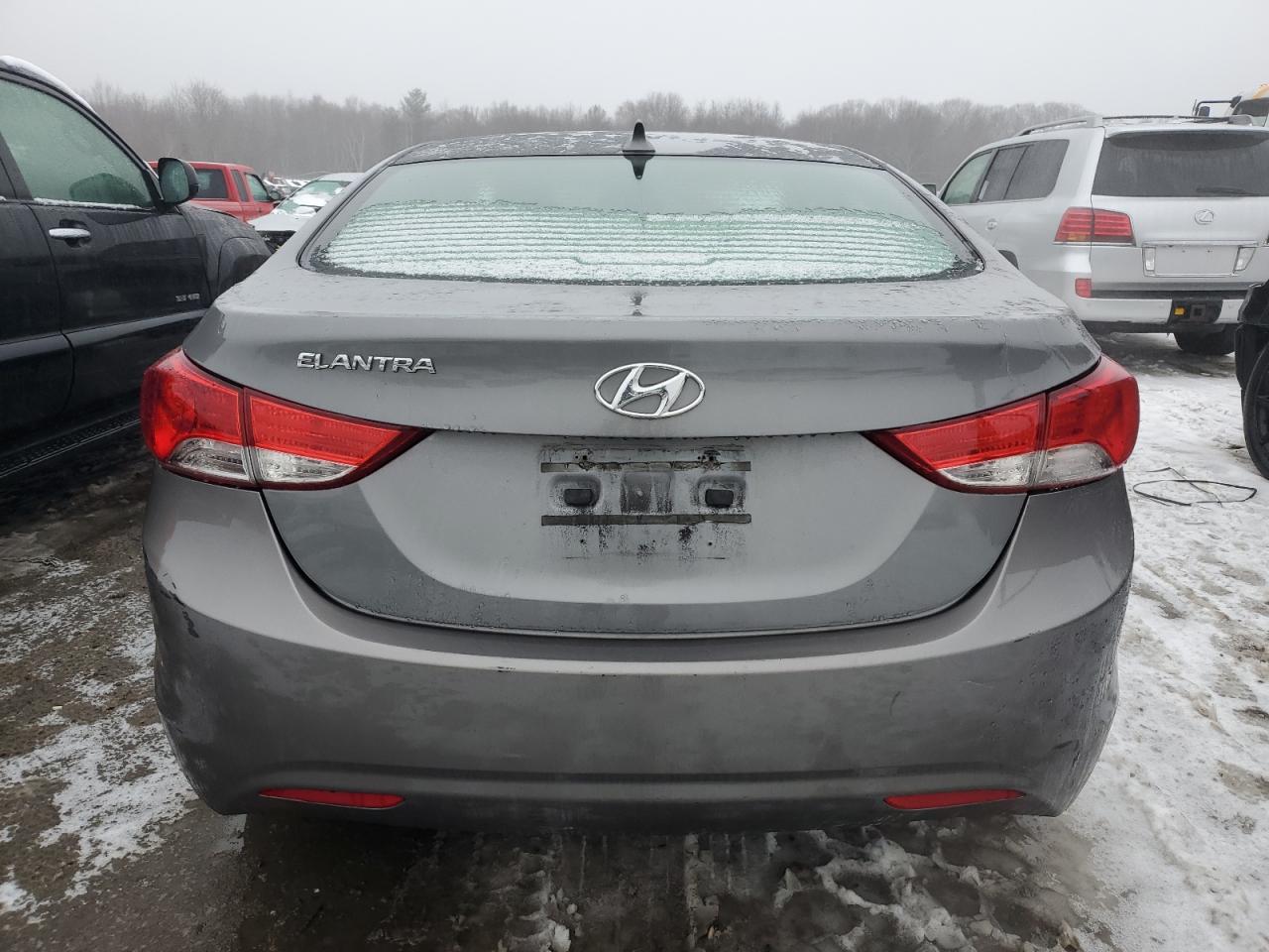 2013 Hyundai Elantra - Image 6