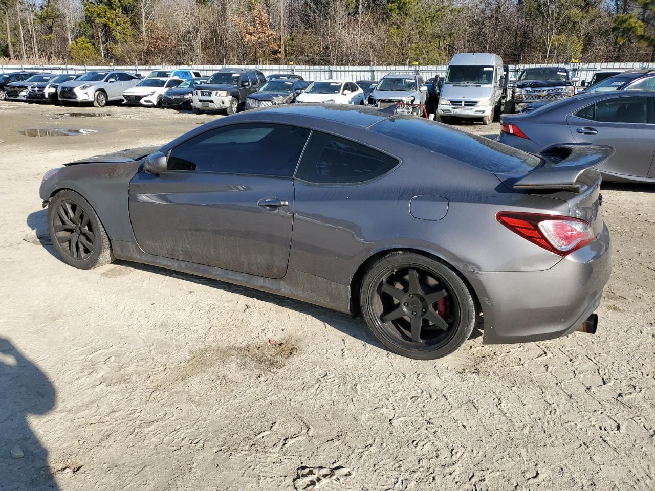 2013 Hyundai Genesis - Image 2