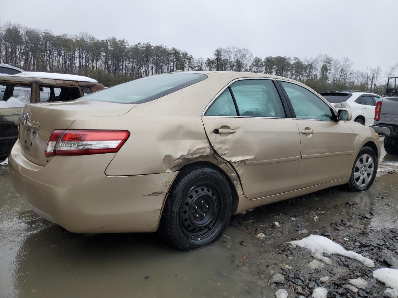 2011 Toyota Camry - Image 3