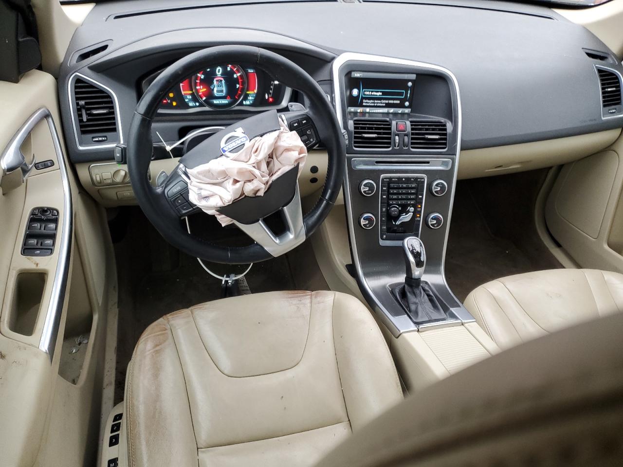 2015 Volvo XC60 - Image 8