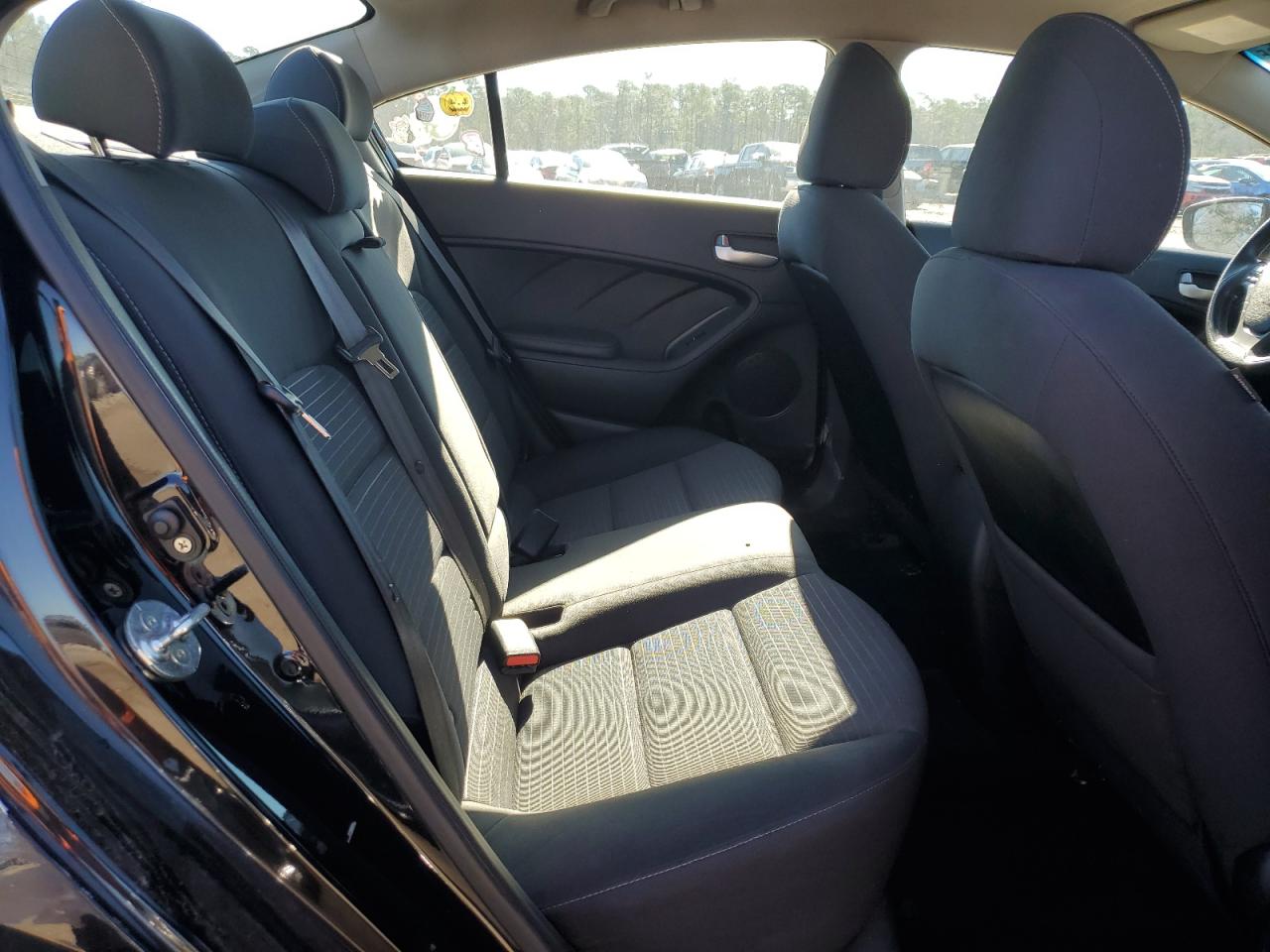 2018 Kia Forte - Image 11