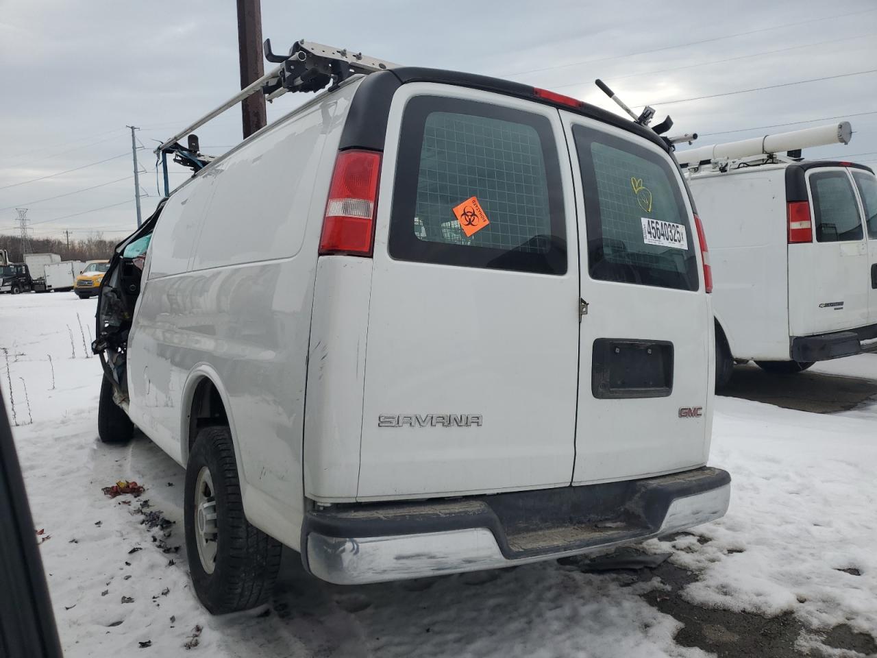 2016 GMC Savana - Image 2