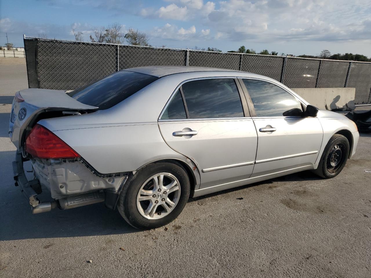 2007 Honda Accord - Image 3