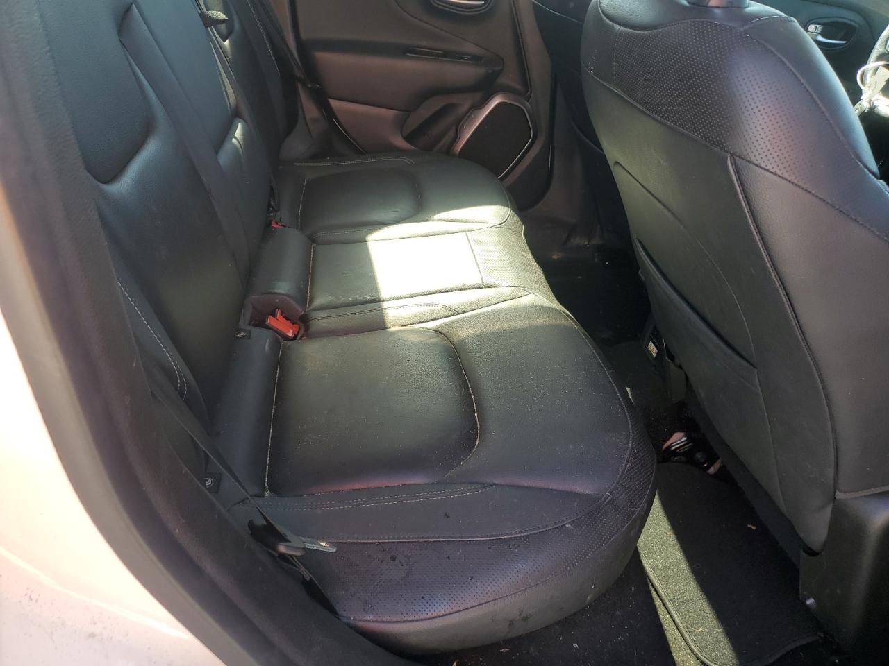 2018 Jeep Renegade - Image 11