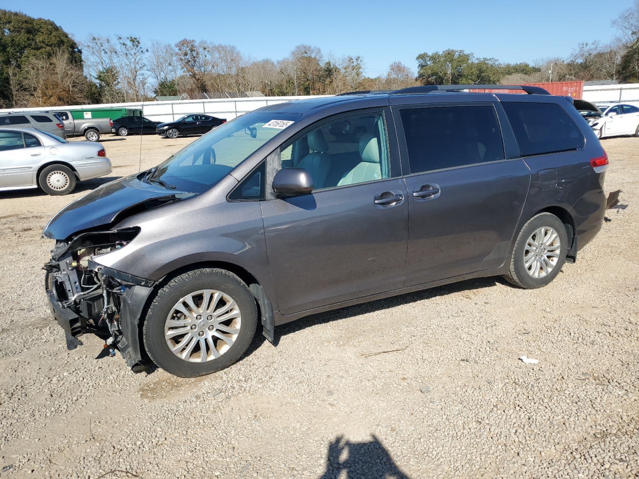 2014 Toyota Sienna - Image 1