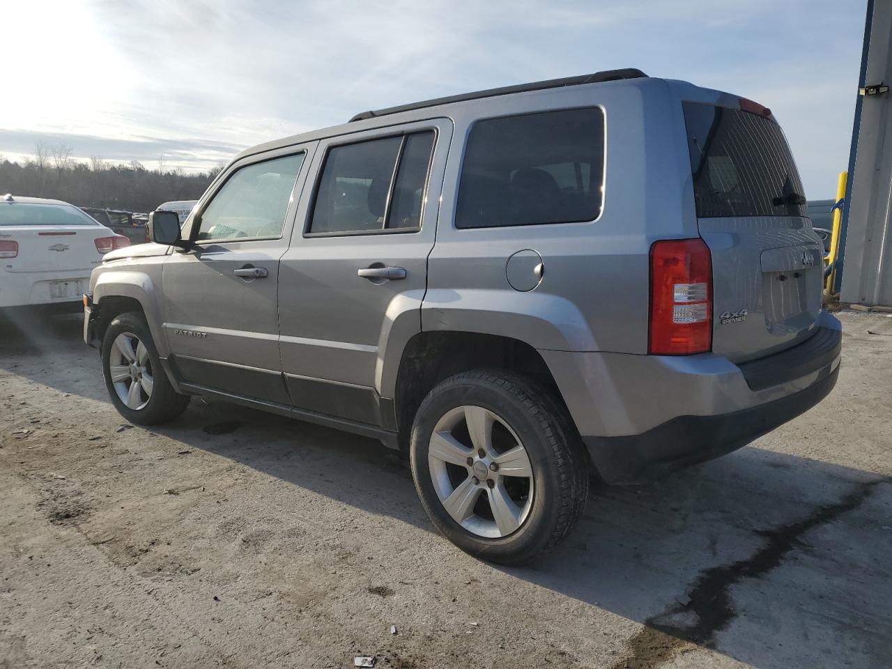 2014 Jeep Liberty (Patriot) - Image 2