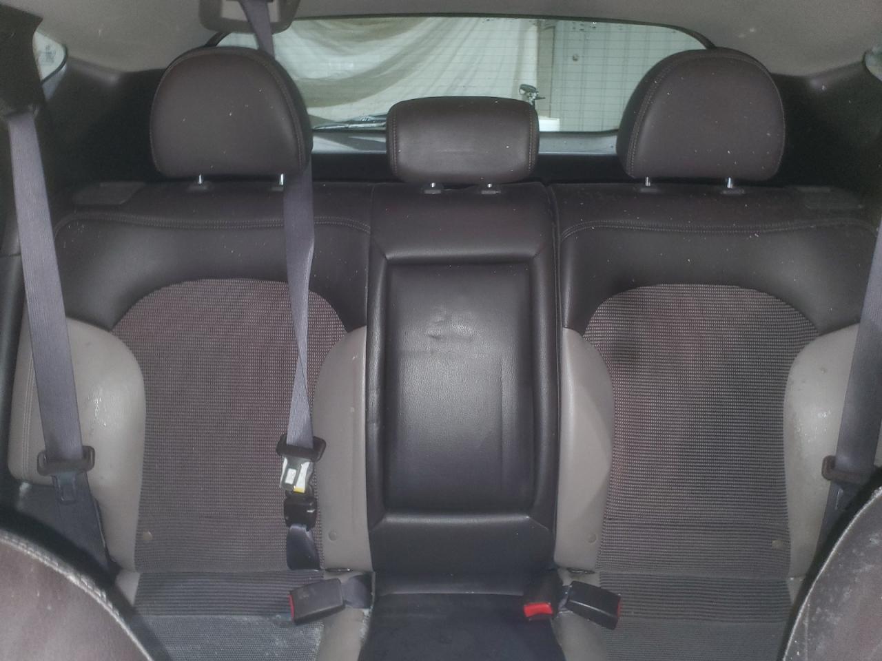 2011 Hyundai Tucson - Image 10