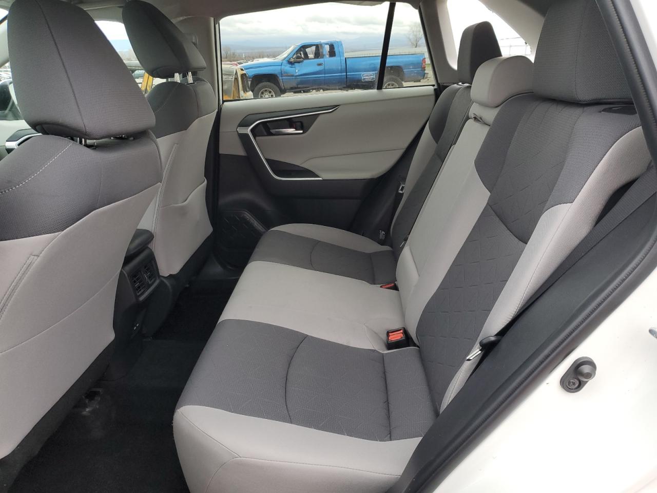 2022 Toyota RAV 4 - Image 11