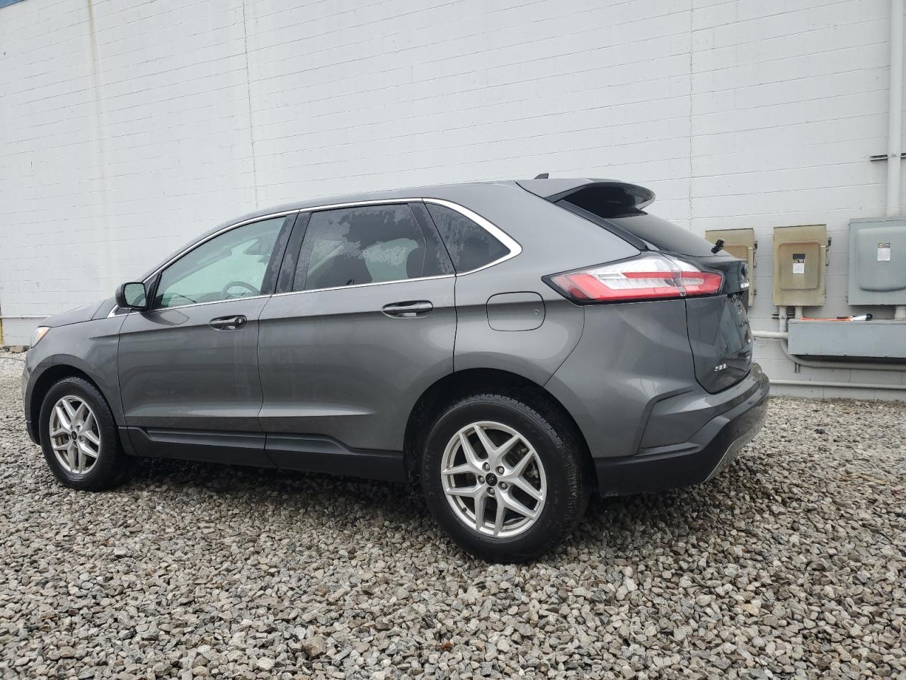 2023 Ford Edge - Image 2