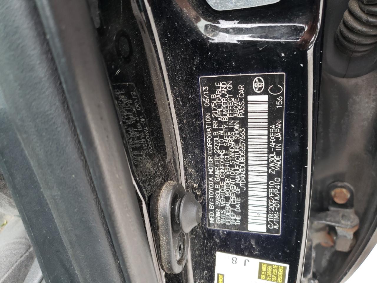 2013 Toyota Prius - Image 12