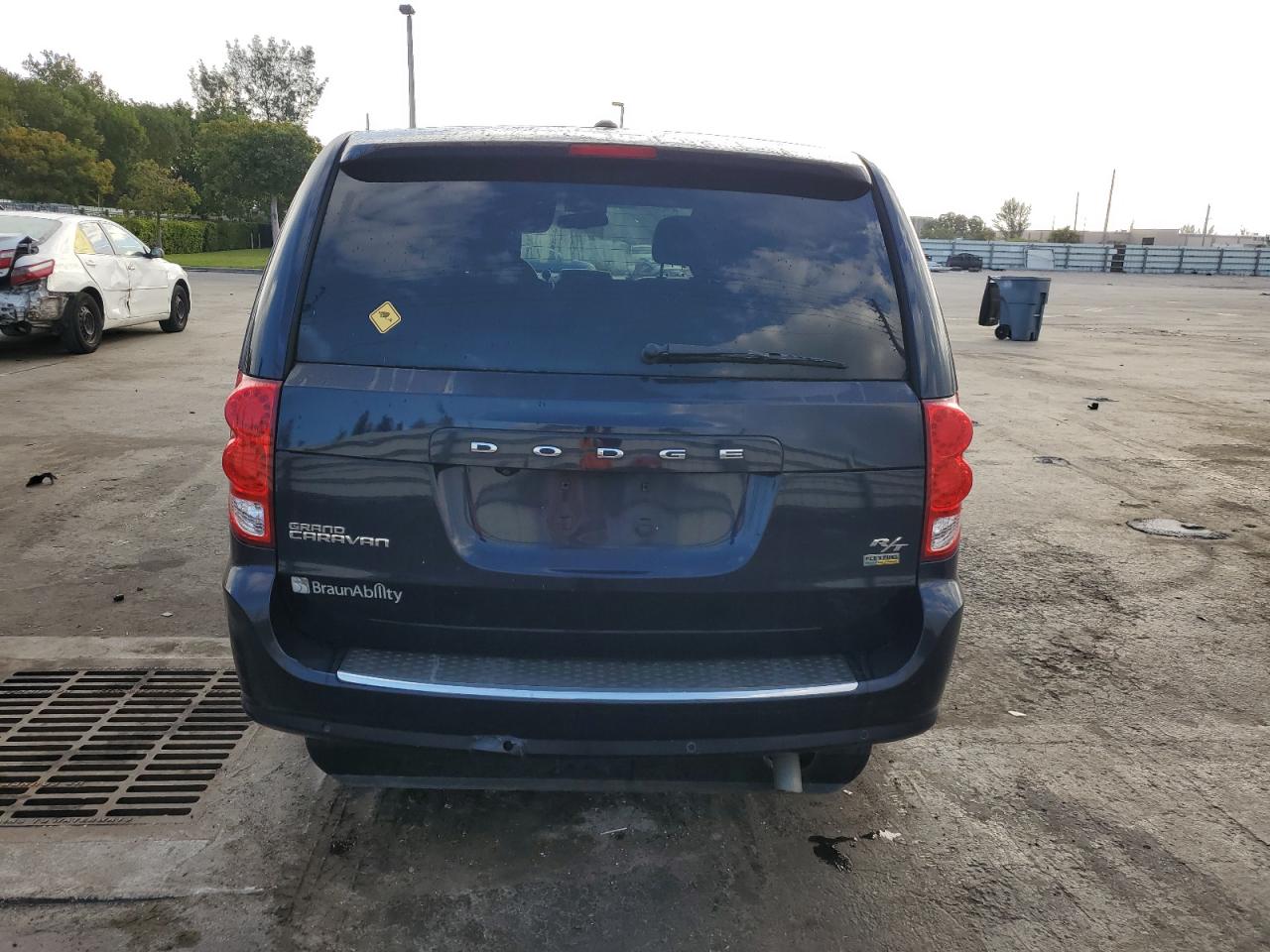 2012 Dodge Caravan - Image 6