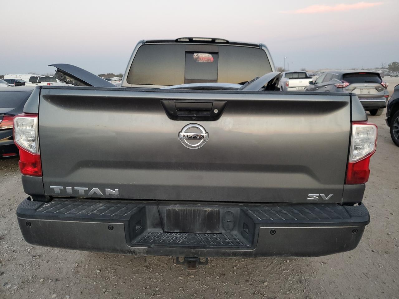 2017 Nissan Titan - Image 6