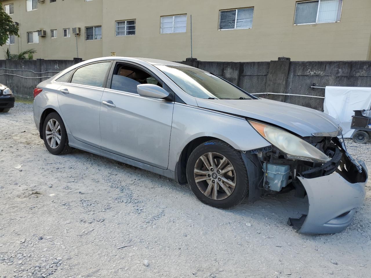 2011 Hyundai Sonata - Image 4