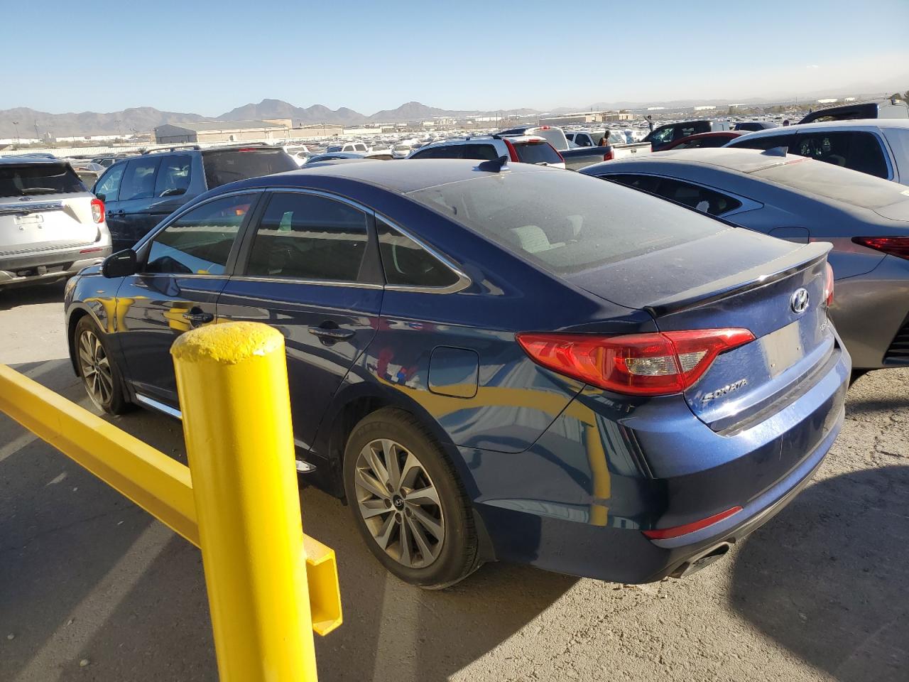 2016 Hyundai Sonata - Image 2