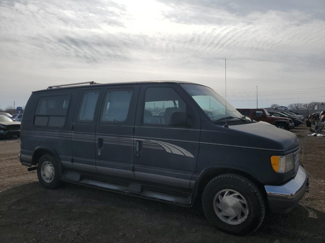 1995 Ford Econoline - Image 4