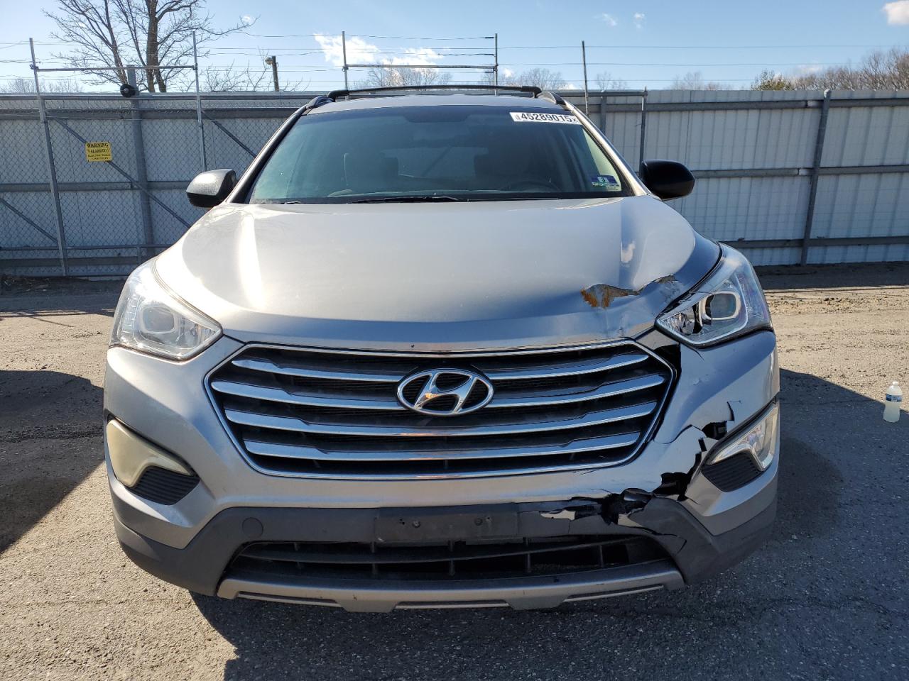 2014 Hyundai Santa Fe - Image 5