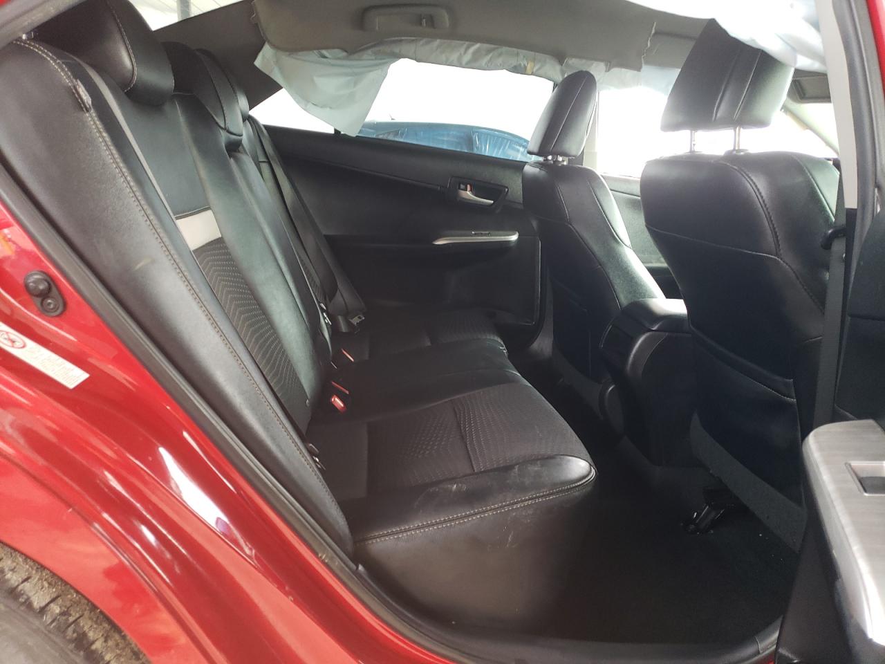 2014 Toyota Camry - Image 11