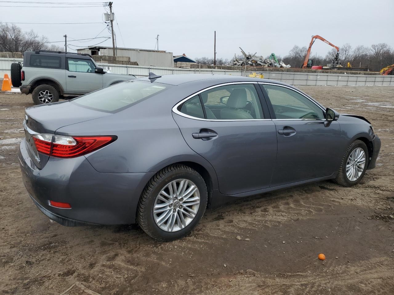 2013 Lexus ES - Image 3